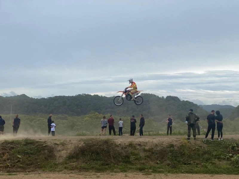 В Невельске прошли соревнования по мотокроссу