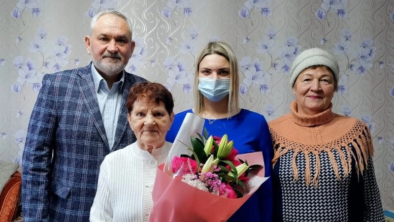 В Невельском районе поздравили блокадницу Ленинграда Нину Григорьевну Шопик 