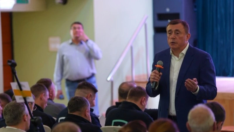 Валерий Лимаренко решает проблемы жителей Ногликского района