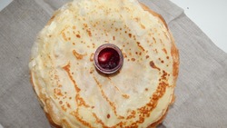Готовим блины на первый день Масленицы: просто и вкусно