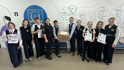Юные сахалинцы написали письма поддержки участникам СВО