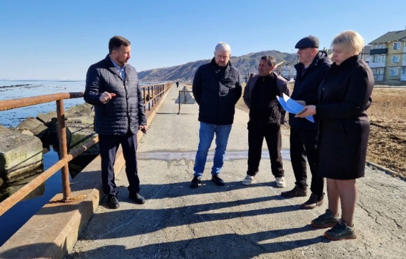 В Невельске стартовало благоустройство набережной на улице Победы