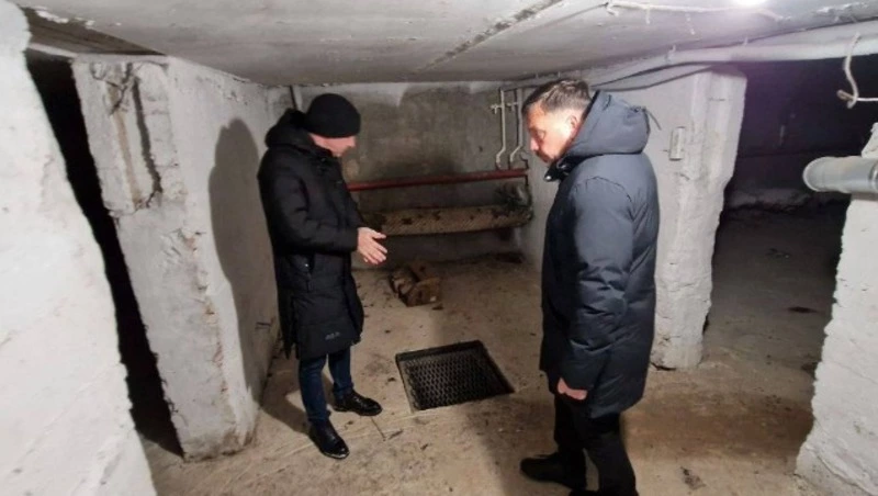 Алексей Шабельник проверил состояние подвальных помещений в многоквартирных домах