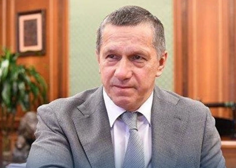 Юрий Трутнев поздравил жителей Дальнего Востока с 30-летием Конституции России  