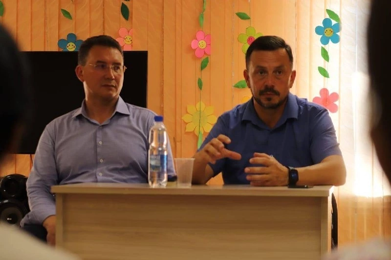 Мэр Невельского городского округа встретился с жителями  села Ясноморского