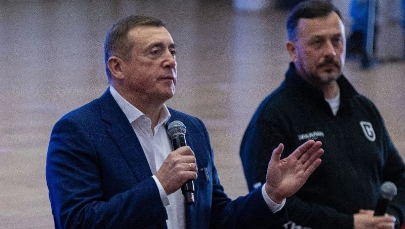 Жилье для молодых семей, поездки на диализ и порядок на дорогах:Валерий Лимаренко ответил на вопросы