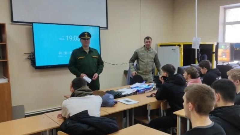 Служба в рядах Вооружённых сил Российской Федерации по контракту