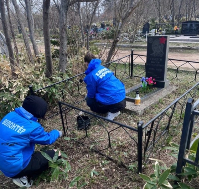 Субботник на воинском захоронении