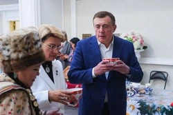 Валерий Лимаренко наградил представителей «Ассамблеи народов России» за вклад в достижение целей СВО