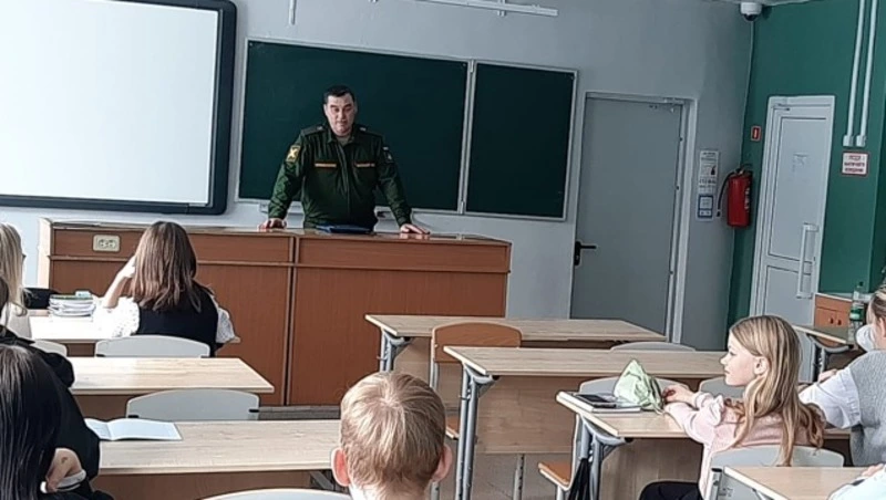 В школе №2 прошла лекция о роли казачества в военной истории России